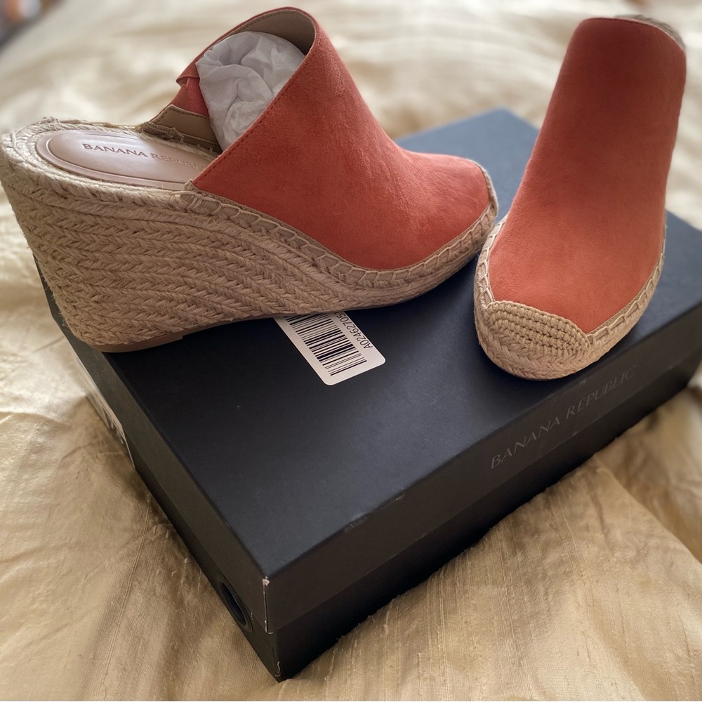 Banana Republic pink suede espadrille wedge mule size 7.0